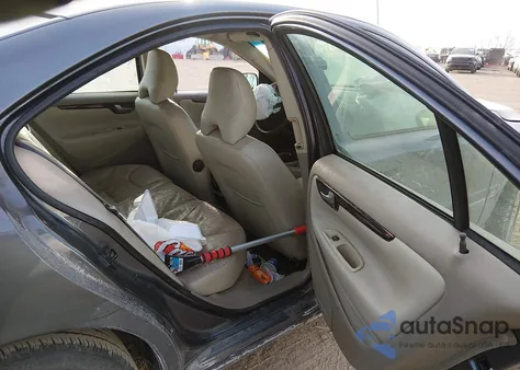 2005 Volvo S60 2.5T из США, поврежденный, VIN YV1RS592452470721